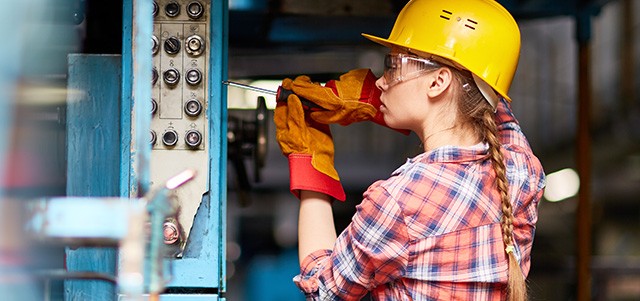 Maintenance Technician apprentice working